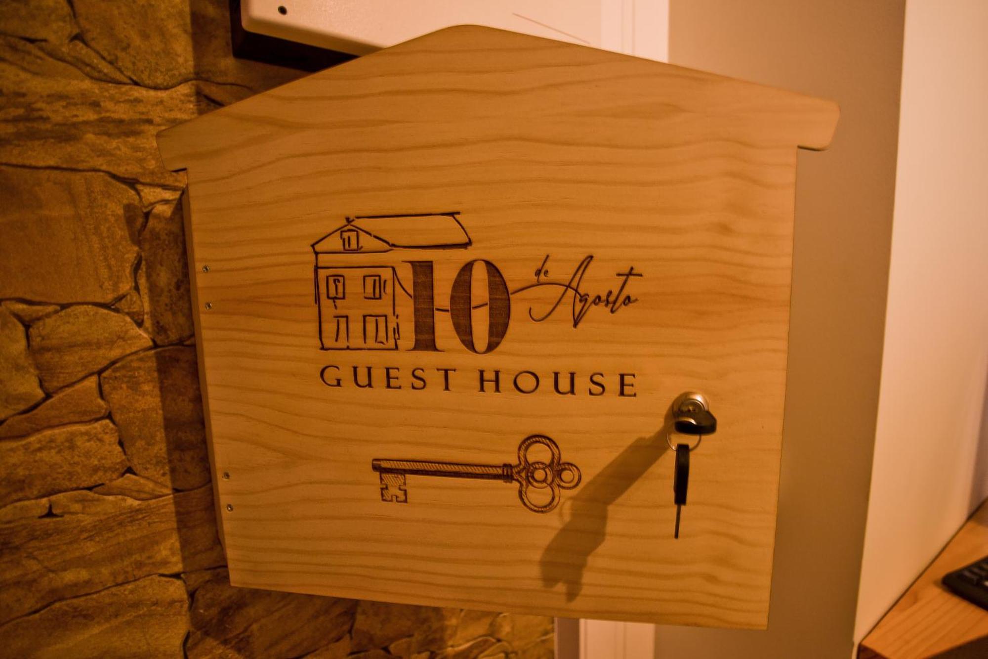 Guest House 10 De Agosto Фігейра-да-Фош Екстер'єр фото